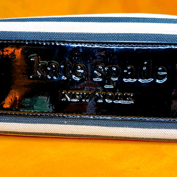 Kate Spade Canvas & Leather Bag 🌺BUNDLE & SAVE🌺 - Picture 2 of 7